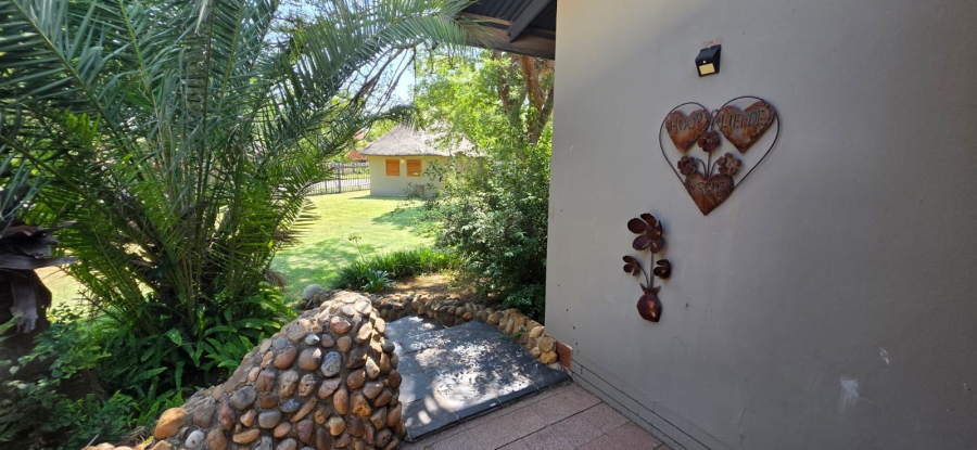 5 Bedroom Property for Sale in Songloed North West